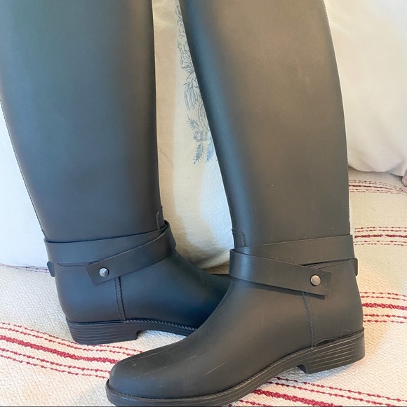 RAIN BOOTS purchased in the U.K. - Picture 3 of 8